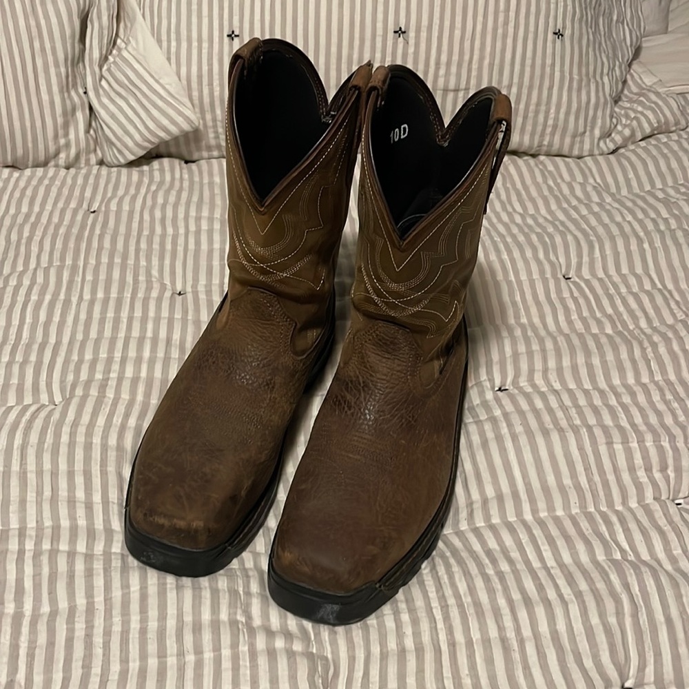 Ariat size 10 comp toe & waterproof